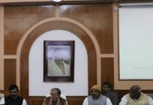 पीएम विशेष पैकेज की राशि से कांवरिया परिपथ का हो रहा विकास कला,संस्कृति, खेल व पर्यटन प्रक्षेत्र के लोगों के साथ बजट पूर्व परिचर्चा करते उपमुख्यमंत्री। साथ में कला- संस्कृति मंत्री प्रमोद कुमार व पर्यटन मंत्री कृष्ण कुमार ऋषिदेव।