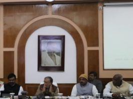 पीएम विशेष पैकेज की राशि से कांवरिया परिपथ का हो रहा विकास कला,संस्कृति, खेल व पर्यटन प्रक्षेत्र के लोगों के साथ बजट पूर्व परिचर्चा करते उपमुख्यमंत्री। साथ में कला- संस्कृति मंत्री प्रमोद कुमार व पर्यटन मंत्री कृष्ण कुमार ऋषिदेव।