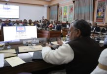 बिहार में निर्माण कार्यों पर हो रहा 31 हजार करोड़ से ज्यादा खर्च सचिवालय स्थित सभागार में संवेदकों के साथ बजट पूर्व चर्चा में बिहार के उपमुख्यमंत्री सुशील कुमार मोदी