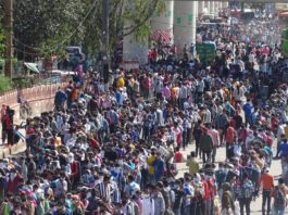 लाक डाउन क्या 3 मई को खत्म नहीं होगा, जानिए क्यों है इसमें संदेह लाक डाउन क्या 3 मई को खत्म नहीं होगा? केंद्र द्वारा अप्रवासी कामगारों व छात्रों की वापसी की घोषणा में इसके संकेत छिपे हैं।