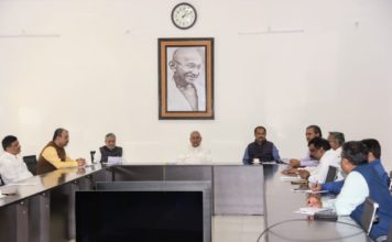 राशन कार्डधारी परिवारों को बिहार में एक माह का राशन मुफ्त राशन कार्डधारी परिवारों को बिहार में एक माह का राशन मुफ्त। नीतीश कुमार ने की घोषणा