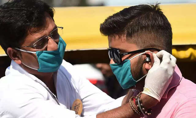 कोरोना से बचाव व लॉकडाउन के कारण बिहार में 8,538 करोड़ खर्च कोरोना से बचाव व लॉकडाउन को ध्यान में रखते हुए बिहार सरकार ने अभी तक 8,538 करोड़ रुपये से अधिक की राशि खर्च की है। लोगों को अनेक प्रकार से राहत पहुंचाई जा रही है।
