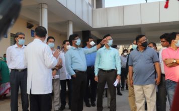 झारखंड में राशन कार्ड जिनके पास नहीं, उन्हें भी मिलेगा अनाज झारखंड में रासन कार्ड जिनके पास नहीं है, उन्हें भी मिलेगा अनाज। सीएम हेमंत सोरेन ने की घोषणा। इससे पहले उन्होंने रिम्स में कोरोना से निपटने की तैयारियों का जायजा लिया