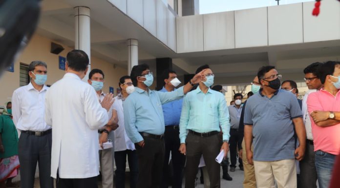 झारखंड में राशन कार्ड जिनके पास नहीं, उन्हें भी मिलेगा अनाज झारखंड में रासन कार्ड जिनके पास नहीं है, उन्हें भी मिलेगा अनाज। सीएम हेमंत सोरेन ने की घोषणा। इससे पहले उन्होंने रिम्स में कोरोना से निपटने की तैयारियों का जायजा लिया