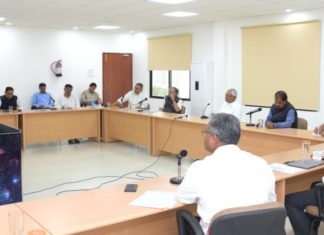 बिहार का हर विधायक कोरोना उन्मूलन फंड में 50 लाख देगा बिहार का हर विधायक कोरोना से निपटने के लिए 50 लाख देगा। सीएम नीतीश ने की समीक्षा बैठक