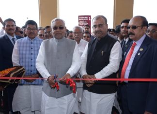 नीतीश कुमार की दो टूक- हम वोट के चक्कर में नहीं रहते नीतीश कुमार ने मधेपुरा में कर्पूरी ठाकुर के नाम पर बने मेडिकल कालेज एवं अस्पताल का उद्घाटन किया