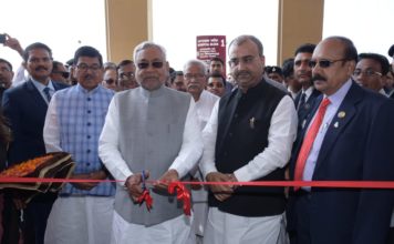 नीतीश कुमार की दो टूक- हम वोट के चक्कर में नहीं रहते नीतीश कुमार ने मधेपुरा में कर्पूरी ठाकुर के नाम पर बने मेडिकल कालेज एवं अस्पताल का उद्घाटन किया