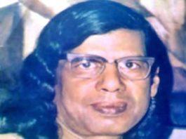 फणीश्वरनाथ रेणु का कथा संसार दो भारतीय स्वरूपों के बीच खड़ा है फणीश्वरनाथ रेणु का कथा संसार दो भिन्न भारतीय स्वरूपों के बीच खड़ा है। प्रेमचंद के बाद फणीश्वर नाथ रेणु को आंचलिक कथाकार माना गया है।