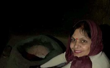 अंतर्राष्ट्रीय महिला दिवस पर एक यात्रा प्रसंग और 4 महिला पात्र एक झोपड़ी में आग सेंकती देवघर की डीसी नैंसी सहाय की मां