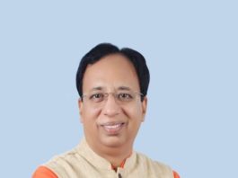 कोरोना वायरस के लिए है लॉकडाउन, जनता के लिए नहींः BJP संजय जयसवाल ने नीतीश शासन की तारीफ के पुल बांधे। कहा राजद शासन में लोगों का घर से निकलना मुश्किल था, लेकिन नीतीश शासन में बदमाश जेल गये या मारे गये।