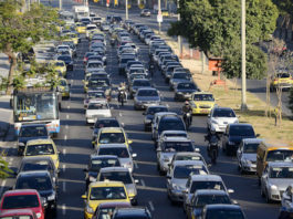 अमेरिका में साफ-सफाई और कड़े अनुशासन के बावजूद कोरोना का कहर अमेरिका में साफ-सफाई और कड़े अनुशासन के बावजूद कोरोना का कहर बरपा है। कोरोना से दुनिया के सर्वाधिक तबाह देशों में अमेरिका की गिनती हो रही है।