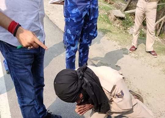 जिला कृषि पदाधिकारी को सजा के बदले प्रमोशन का रिवार्ड ! जिला कृषि पदाधिकारी द्वारा अररिया में पास मांगने पर चौकीदार को अपमानित करने के आरोप में उन्हें दंडित करने के बजाय रिवार्ड मिला है। (फाइल फोटो)