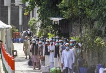 कोरोना वायरस के एक दिन में 1637 केस सामने आए कोरोना वायरस के पिछले 24 घंटों में 1637 केस सामने आए हैं। इनमें 386 मामले जांच में पाजिटिव पाये गए हैं। इतनी तेज बढ़त निजामुद्दीन मरकज की वजह से है।