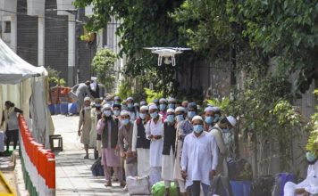 कोरोना का Epicenter बने निजामुद्दीन मरकज के मौलाना कोरोना वायरस के पिछले 24 घंटों में 1637 केस सामने आए हैं। इनमें 386 मामले जांच में पाजिटिव पाये गए हैं। इतनी तेज बढ़त निजामुद्दीन मरकज की वजह से है।