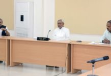 मुख्यमंत्री नीतीश कुमार ने कोरोना से निपटने के उपायों की समीक्षा की मुख्यमंत्री नीतीश कुमार ने कोरोना संक्रमण से बचाव को लेकर किए जा रहे कार्यों की अद्यतन स्थिति एवं लॉकडाउन में रोजगार सृजन को लेकर कार्यों समीक्षा की।