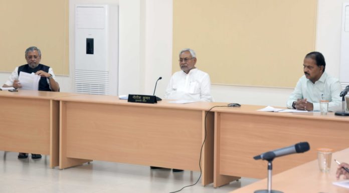 मुख्यमंत्री नीतीश कुमार ने कोरोना से निपटने के उपायों की समीक्षा की मुख्यमंत्री नीतीश कुमार ने कोरोना संक्रमण से बचाव को लेकर किए जा रहे कार्यों की अद्यतन स्थिति एवं लॉकडाउन में रोजगार सृजन को लेकर कार्यों समीक्षा की।