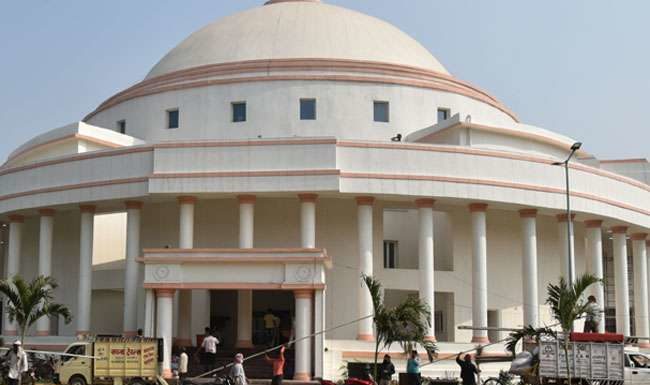 कोरोना बेकाबू रहा तो बिहार में समय पर चुनाव कराना चुनौती ! कोरोना का कहर काबू में नहीं आया और लाक डाउन-2 के बाद भी जारी रहा तो बिहार विधानसभा के चुनाव पर पर भी संकट के काले बादल मंडराने लगेंगे।