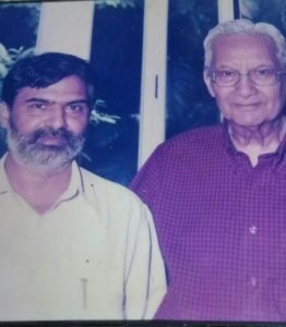 बिरला घराने के बुजुर्गों की आखिरी पीढ़ी के स्तंभ बसंत कुमार बिरला (अब स्व.) के साथ लेखक ओमप्रकाश अश्क
