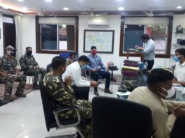 सीआरपीएफ के हवाले हुआ रांची का हिंदपीढ़ी इलाका रांची के उपायुक्त राय महिमापत रे की अध्यक्षता में केन्द्रीय रिजर्व पुलिस बल (सीआरपीएफ) के प्रतिनिधियों के साथ बैठक हुई।