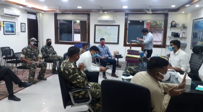 सीआरपीएफ के हवाले हुआ रांची का हिंदपीढ़ी इलाका रांची के उपायुक्त राय महिमापत रे की अध्यक्षता में केन्द्रीय रिजर्व पुलिस बल (सीआरपीएफ) के प्रतिनिधियों के साथ बैठक हुई।