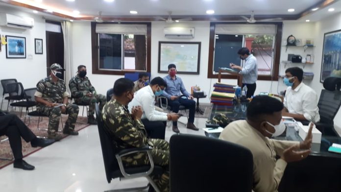 रांची के उपायुक्त राय महिमापत रे की अध्यक्षता में केन्द्रीय रिजर्व पुलिस बल (सीआरपीएफ) के प्रतिनिधियों के साथ बैठक हुई।