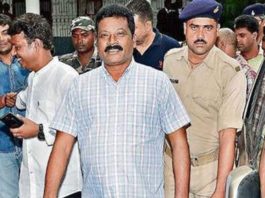 झारखंड में सजा पाने वाले छठे पालिटिशियन हैं एनोस एक्का झारखंड में सजा पाने वाले 5वें पालिटिशियन हैं एनोस एक्का। इससे पहले हरिनारायण राय, सावना लकड़ा, योगेंद्र प्रसाद और अमित महतो सजा पा चुके हैं।