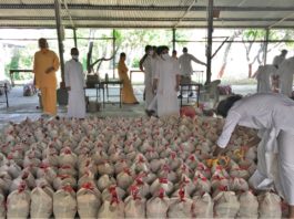 योगदा आश्रम लाक डाउन में पहुंचा जरूरतमंद ग्रामीणों के बीच योगदा सत्संग शाखा मठ ने कोविड-19 की वजह से हुए लाक डाउन में सहायता भरे अपने हाथ रांची के निकटवर्ती गांवों तक बढ़ाया है।