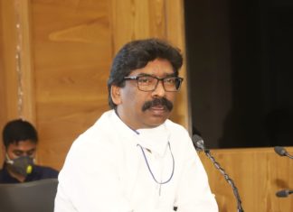 झारखंड के निवासी हों या दूसरे राज्य के, कोई भी पैदल न जाये CM हेमंत सोरेन का संकल्प है कि राज्य सरकार श्रमिकों के अधिकार से समझौता नहीं करेगी। CM हेमंत सोरेन ने कहा कि राष्ट्रीय सुरक्षा हमारी सर्वोच्च प्राथमिकता है।