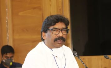 झारखंड के 111568 प्रवासी मजूरों के खाते में भेजे गये पैसे CM हेमंत सोरेन का संकल्प है कि राज्य सरकार श्रमिकों के अधिकार से समझौता नहीं करेगी। CM हेमंत सोरेन ने कहा कि राष्ट्रीय सुरक्षा हमारी सर्वोच्च प्राथमिकता है।