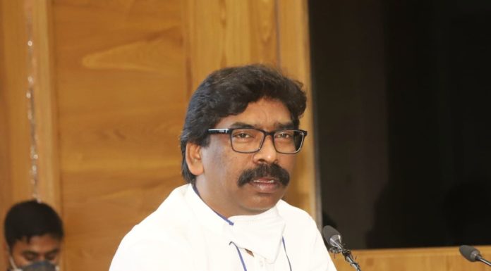 CM हेमंत सोरेन का संकल्प- श्रमिकों के अधिकार से समझौता नहीं CM हेमंत सोरेन का संकल्प है कि राज्य सरकार श्रमिकों के अधिकार से समझौता नहीं करेगी। CM हेमंत सोरेन ने कहा कि राष्ट्रीय सुरक्षा हमारी सर्वोच्च प्राथमिकता है।