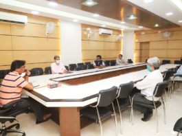 झारखंड में कोरोना संक्रमण को ले सीएम ने डाक्टरों के साथ बैठक झारखंड में कोरोना संक्रमण के बढ़ते मामलों को लेकर मुख्यमंत्री हेमंत सोरेन ने कहा कि राज्य सरकार इसकी रोकथाम के लिए हरसंभव कोशिश कर रही है।