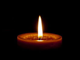 ‘अहवा’ भगाने की लुकाठी से असमय दीपावली के टोटके तक प्रधानमंत्री नरेंद्र मोदी के आह्वान पर दीप जलाने से कोरोना का वायरस मरेगा या नहीं, पर ऐसे आयोजन की आलोचना से भी वायरस नहीं मरेगा।