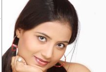 लोहरदगा की श्यामली ने नाटक को सफलता की सीढ़ी बनाई लोहरदगा की श्यामली ने नाटक को सफलता की सीढ़ी बनाई है। लोहरदगा में जन्मी व आरा में पली-बढ़ी श्यामली को रंगकर्म विरासत में मिला है।