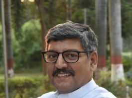 बिहार सरकार हर मोर्चे पर विफल, कांग्रेस ने लगाया आरोप बिहार सरकार हर मोर्चे पर विफल है। प्रवासियों को लाने के लिए पहले इजाजत मांगी और जब मिली तो सरकार की सांस अंटक गई। यह आरोप कांग्रेस ने लगाया है।