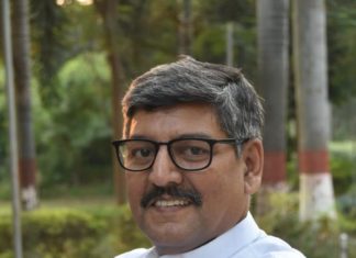 बिहार सरकार हर मोर्चे पर विफल, कांग्रेस ने लगाया आरोप बिहार सरकार हर मोर्चे पर विफल है। प्रवासियों को लाने के लिए पहले इजाजत मांगी और जब मिली तो सरकार की सांस अंटक गई। यह आरोप कांग्रेस ने लगाया है।