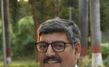 बिहार सरकार हर मोर्चे पर विफल, कांग्रेस ने लगाया आरोप बिहार सरकार हर मोर्चे पर विफल है। प्रवासियों को लाने के लिए पहले इजाजत मांगी और जब मिली तो सरकार की सांस अंटक गई। यह आरोप कांग्रेस ने लगाया है।