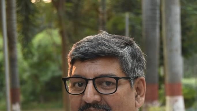 बिहार सरकार हर मोर्चे पर विफल, कांग्रेस ने लगाया आरोप बिहार सरकार हर मोर्चे पर विफल है। प्रवासियों को लाने के लिए पहले इजाजत मांगी और जब मिली तो सरकार की सांस अंटक गई। यह आरोप कांग्रेस ने लगाया है।