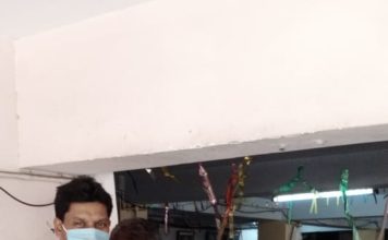 सांस्कृतिक पुनर्निर्माण मिशन की ओर से बांटी गई राहत सामग्री सांस्कृतिक पुनर्निर्माण मिशन की ओर से जरूरतमंदों के बीच राहत सामग्री का वितरण किया गया। यह कोलकाता की साहित्यिक संस्था है।