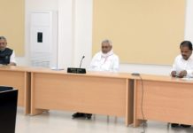 एईएस व जेई के प्रति जागरूक करने का नीतीश कुमार ने दिया निर्देश एईएस व जेई के प्रति जागरूक करने का मुख्यमंत्री नीतीश कुमार ने निर्देश दिया है। मुख्यमंत्री ने एईएस एवं जेई की रोकथाम को लेकर किये जा रहे कार्यों की समीक्षा की।