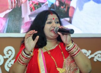 पृथ्वी दिवस के अवसर पर ऑनलाइन हुए लोक कलाकार पृथ्वी दिवस के अवसर पर कई लोक कलाकार ऑनलाइन हुए। सबने लोकगीतों के माध्यम से पेड़ लगाने का संदेश दिया। नीतू कुमारी नवगीत ने भी संदेश दिये।