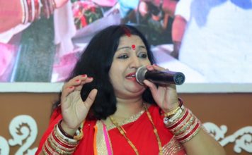 पृथ्वी दिवस के अवसर पर ऑनलाइन हुए लोक कलाकार पृथ्वी दिवस के अवसर पर कई लोक कलाकार ऑनलाइन हुए। सबने लोकगीतों के माध्यम से पेड़ लगाने का संदेश दिया। नीतू कुमारी नवगीत ने भी संदेश दिये।