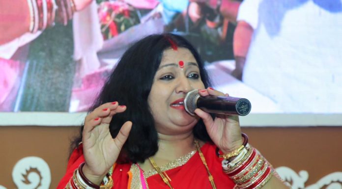 पृथ्वी दिवस के अवसर पर ऑनलाइन हुए लोक कलाकार पृथ्वी दिवस के अवसर पर कई लोक कलाकार ऑनलाइन हुए। सबने लोकगीतों के माध्यम से पेड़ लगाने का संदेश दिया। नीतू कुमारी नवगीत ने भी संदेश दिये।