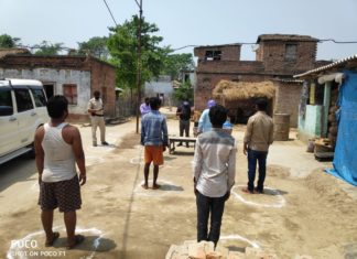 लॉकडाउन व सोशल डिस्टेंसिंग के चक्रव्यूह में जनता और बेकाबू कोरोना लॉकडाउन व सोशल डिस्टेंसिंग के चक्रव्यूह में जनता फंसी है। कोरोना बेकाबू हो रहा है। कोरोना को सोशल डिस्टेंसिंग और लॉकडाउन से रोकने की कोशिश बेमानी लग रही है।