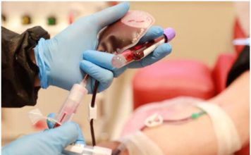 कोरोना के इलाज में प्लाज्मा थेरेपी कारगर साबित हो रही है कोरोना के इलाज में प्लाज्मा थेरेपी कारगर साबित हो रही है। भारतीय डाक्टरों ने यह नया तरीका ईजाद किया है। दिल्ली में इसका प्रयोग हो चुका है।