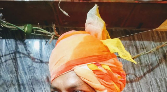 लाक डाउन में पूरबिया मजदूरों की सहायता में जुटे हैं अनिल सिंह लाक डाउन के दौरान बेंगलुरू में फंसे पूरबिया मजदूरों की सहायता में रोहतास के रहने वाले सेवा निवृत सेना कर्मी अनिल सिंह जृजान से जुटे हैं।