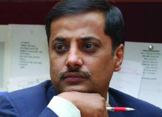 कोरोना की पहुंच पेट के बाहर तक ही नहीं रही, पैठ अंदर तक हो गई है कोरोना की पहुंच पेट के बाहर तक ही नहीं रही, पैठ अंदर तक हो गई है। कोरोना साथ लिए आ रहे हैं शिशु। ऐसे में सहज सवाल- कौन है कोरोना से सुरक्षित? पढ़िए, कोरोना डायरी की इक्कीसवीं किस्त वरिष्ठ पत्रकार डॉ. संतोष मानव की कलम से।