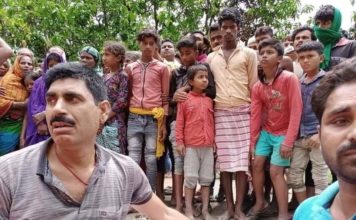 बिहार के कई हिस्सों में वज्रपात से 12 मौतों पर सीएम दुखी बिहार के अलग-अलग हिस्वसों में ज्रपात से रविवार को हुई 12 लोगों की मौत पर मुख्यमंत्री नीतीश कुमार ने गहरी शोक संवेदना व्यक्त की है।