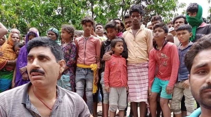 बिहार के कई हिस्सों में वज्रपात से 12 मौतों पर सीएम दुखी बिहार के अलग-अलग हिस्वसों में ज्रपात से रविवार को हुई 12 लोगों की मौत पर मुख्यमंत्री नीतीश कुमार ने गहरी शोक संवेदना व्यक्त की है।