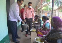 सेल्फ क्वॉरेंटाइन में है झारखंड में बोकारो का एक आदिवासी गांव ! सेल्फ क्वॉरेंटाइन में है बोकारो का एक आदिवासी गांव ! यह जान-सुन कर लोग अचरज या अनुशासन की बात भले करने लगें, पर इसके पीछे कड़वा सच छिपा है।