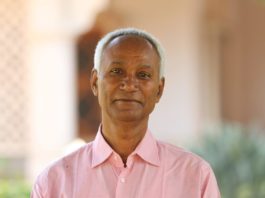 कोरोना का खतरा- कहीं श्रम सस्ता होगा तो कहीं श्रमिक बंधक बनेंगे राहत पैकेज में कितनी राहत! लाक डाउन-3 के अंत समय में केंद्रीय वित्त मंत्री निर्मला सीतारमण ने 5.94 लाख करोड़ रुपये के राहत पैकेज-2 का ब्यौरा पेश किया। इसे विस्तार से समझा रहे वरिष्ठ पत्रकार श्याम किशोर चौबे